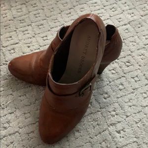 Audrey Brooke Booties Size 6
